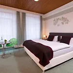 Ellenzer Goldbaeumchen 3*