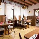 Ellenzer Goldbaeumchen 酒店