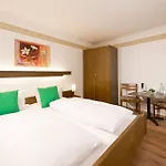 Ellenzer Goldbaeumchen 酒店 3*
