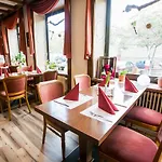 Ellenzer Goldbaeumchen 酒店