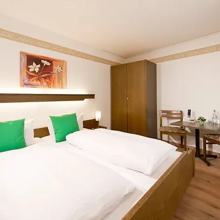 Ellenzer Goldbäumchen Hotel 3*