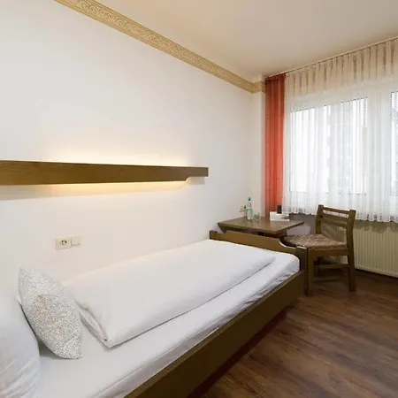 Ellenzer Goldbäumchen Hotel 3*