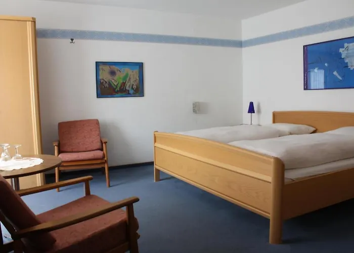 Ellenzer Goldbaeumchen Hotel 3*