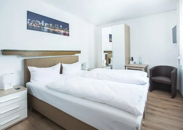 Hotel Ellenzer Goldbaeumchen 3*